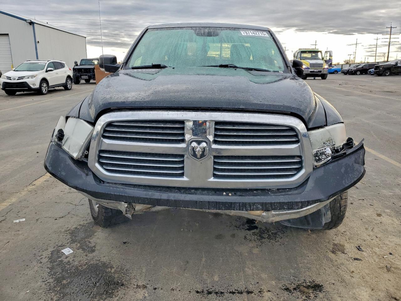 2017 RAM 1500 SLT photo 5