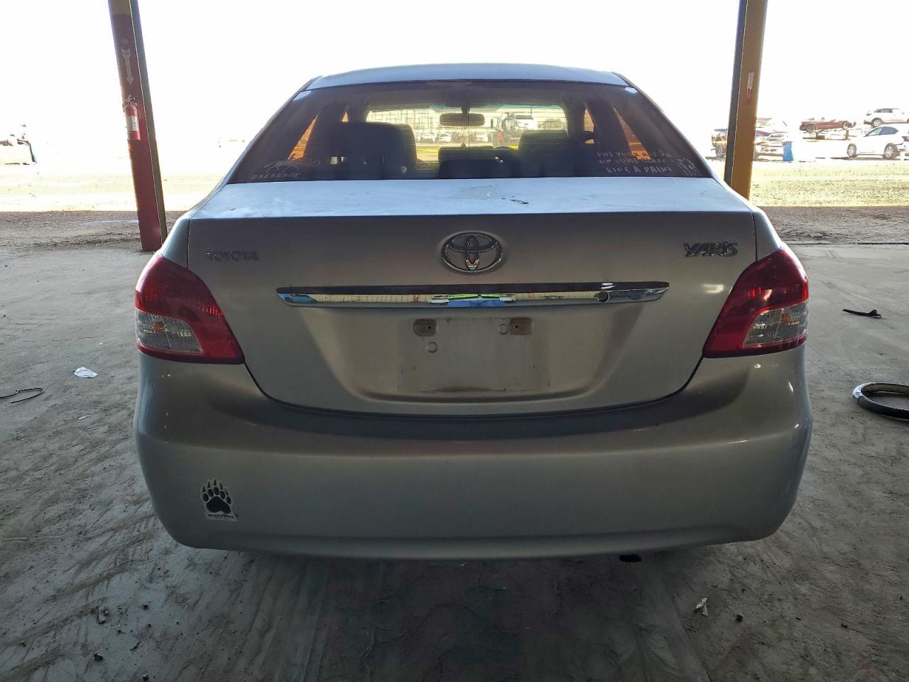 2009 TOYOTA YARIS photo 11
