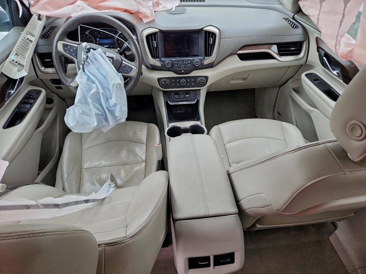 2018 GMC TERRAIN DENALI photo 8