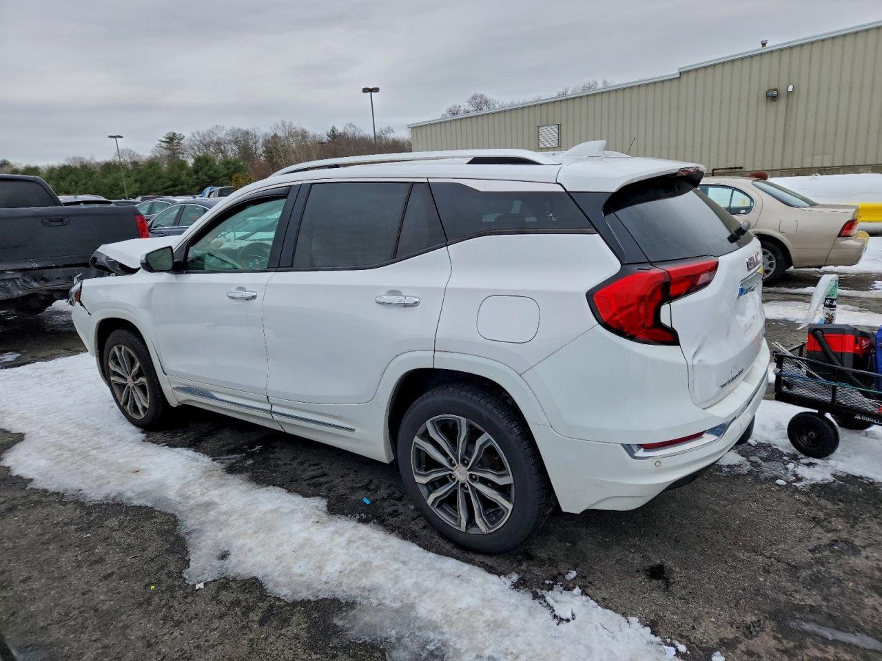 2018 GMC TERRAIN DENALI photo 2