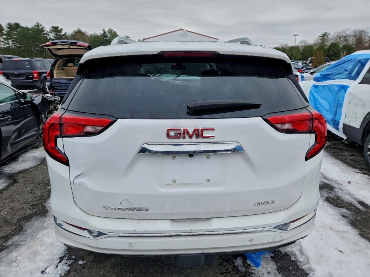 2018 GMC TERRAIN DENALI photo 6