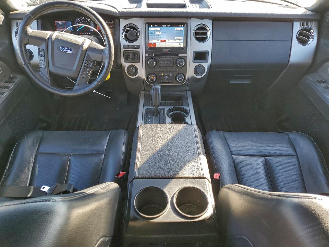 2017 FORD EXPEDITION XLT photo 8