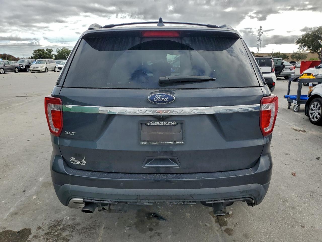 2017 FORD EXPLORER XLT photo 6