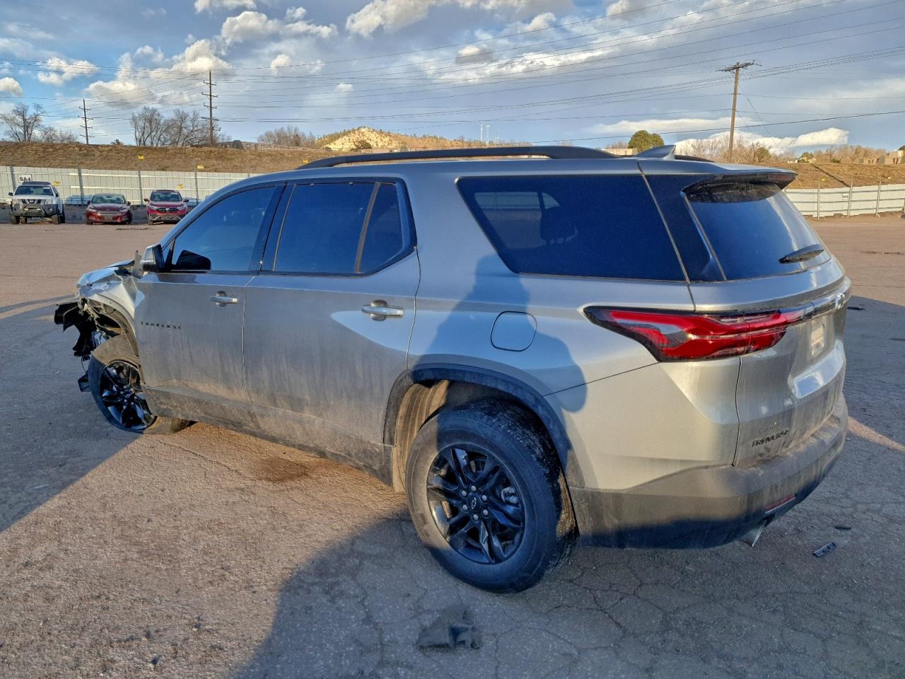 2023 CHEVROLET TRAVERSE LT photo 3