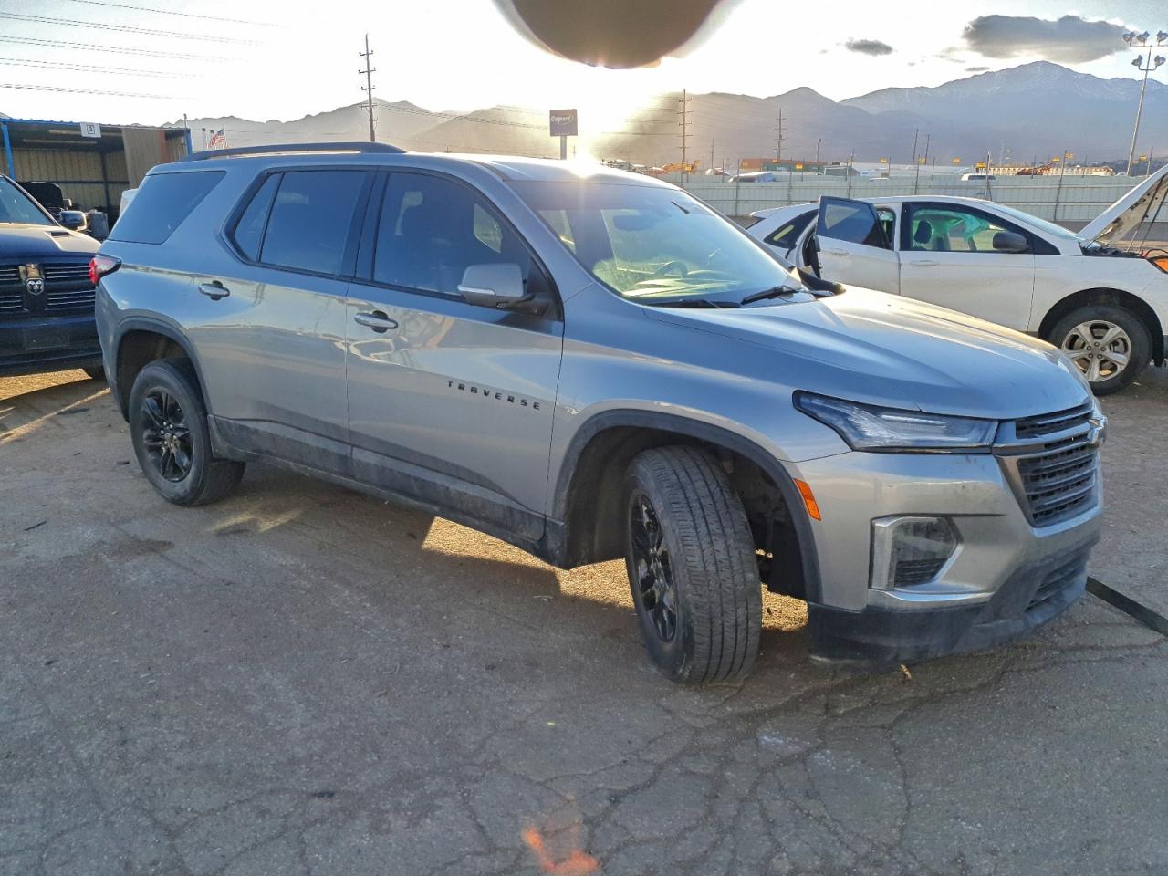 2023 CHEVROLET TRAVERSE LT photo 7