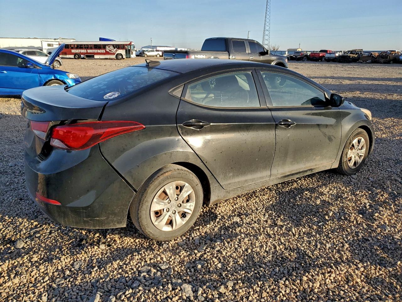 2016 HYUNDAI ELANTRA SE photo 3