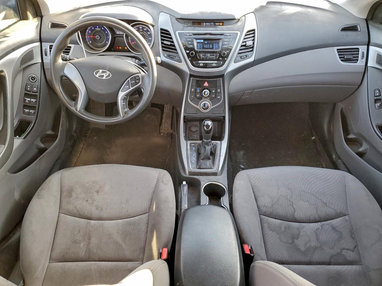 2016 HYUNDAI ELANTRA SE photo 8