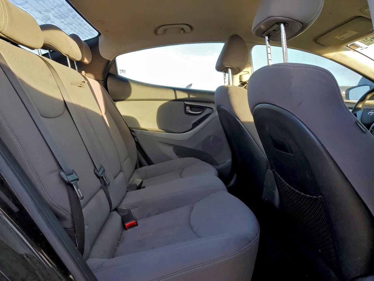 2016 HYUNDAI ELANTRA SE photo 10