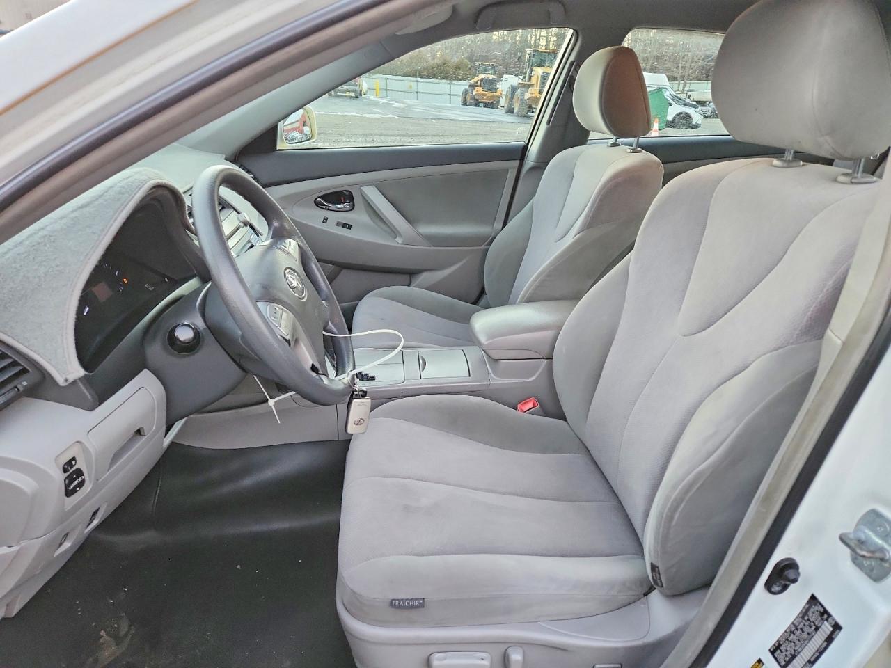 2010 TOYOTA CAMRY HYBRID photo 13
