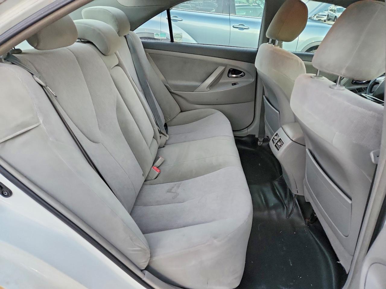 2010 TOYOTA CAMRY HYBRID photo 19