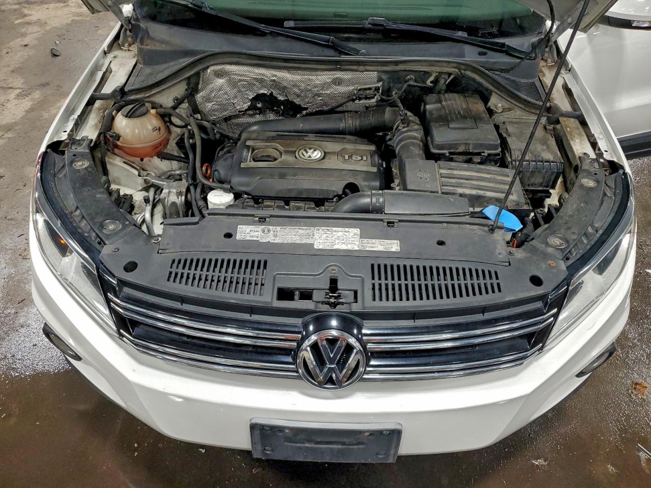 2012 VOLKSWAGEN TIGUAN S photo 23