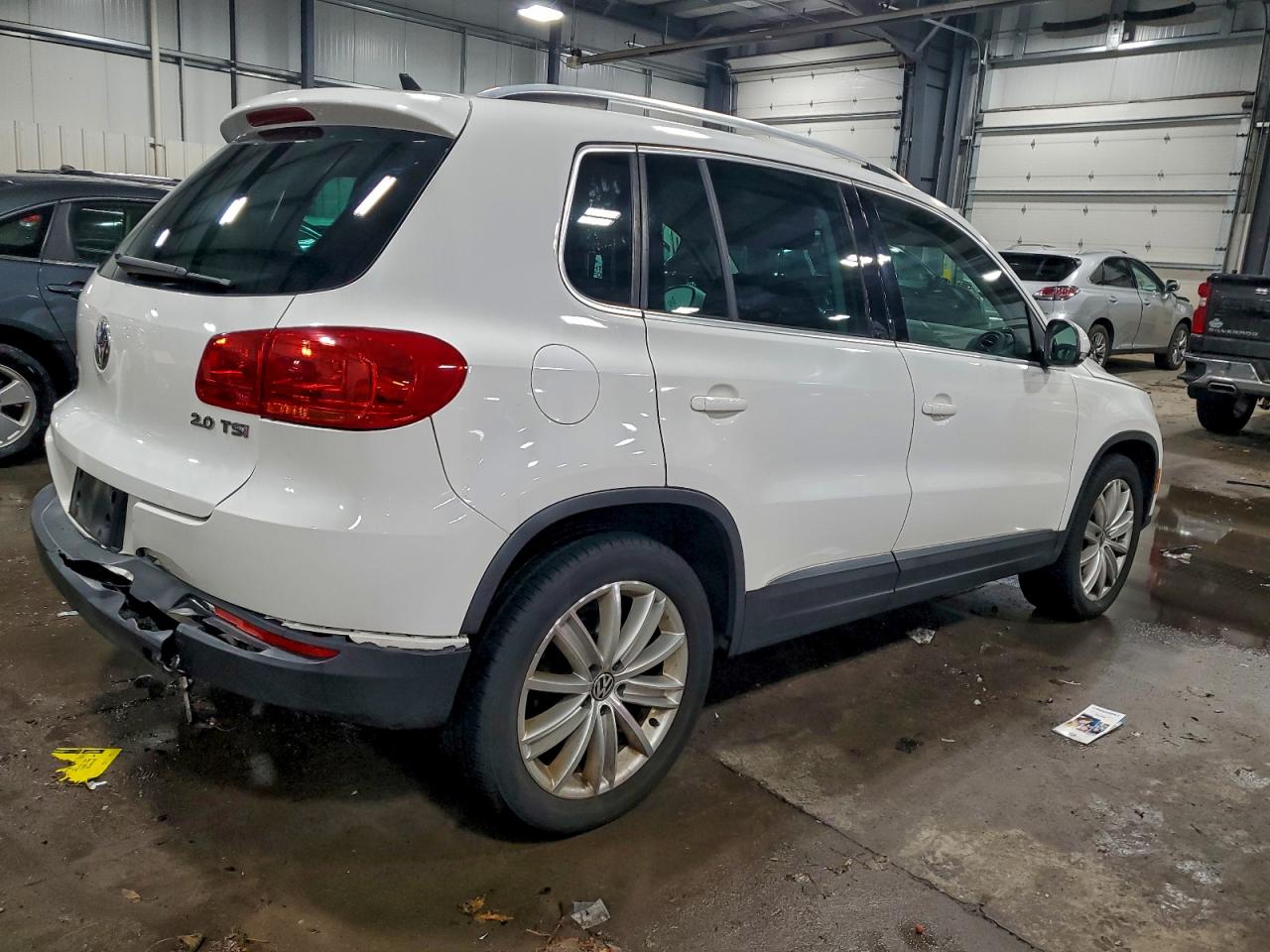 2012 VOLKSWAGEN TIGUAN S photo 5
