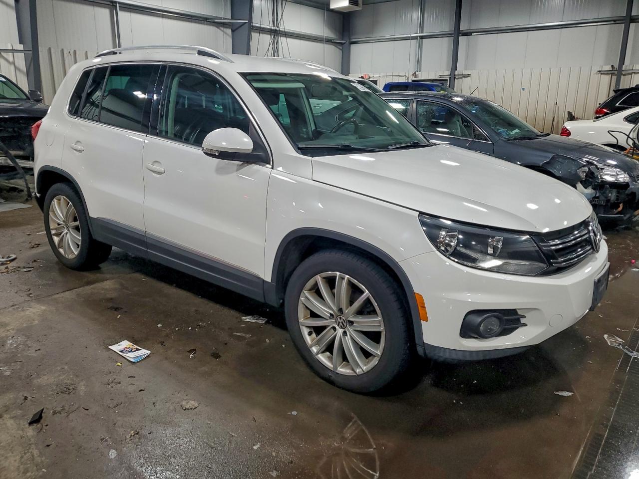 2012 VOLKSWAGEN TIGUAN S photo 7