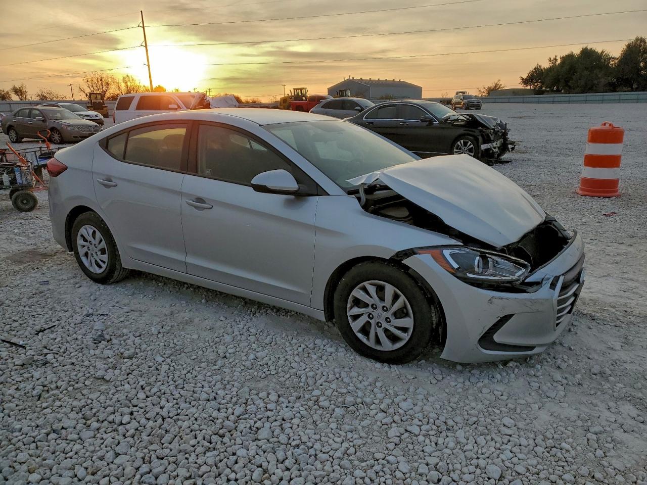 2018 HYUNDAI ELANTRA SE photo 4