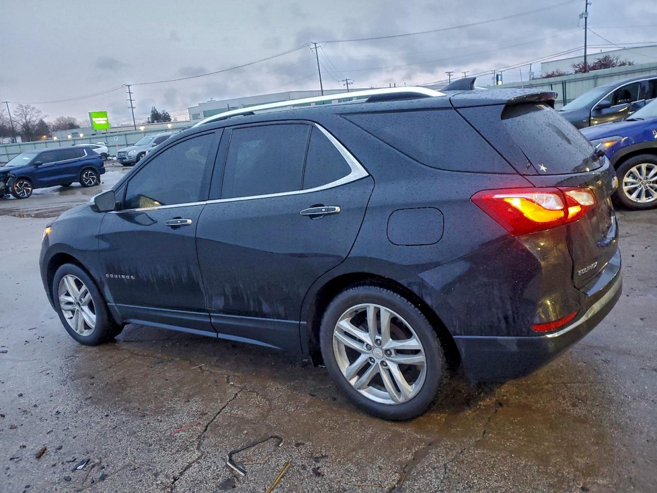 2018 CHEVROLET EQUINOX PREMIER photo 2