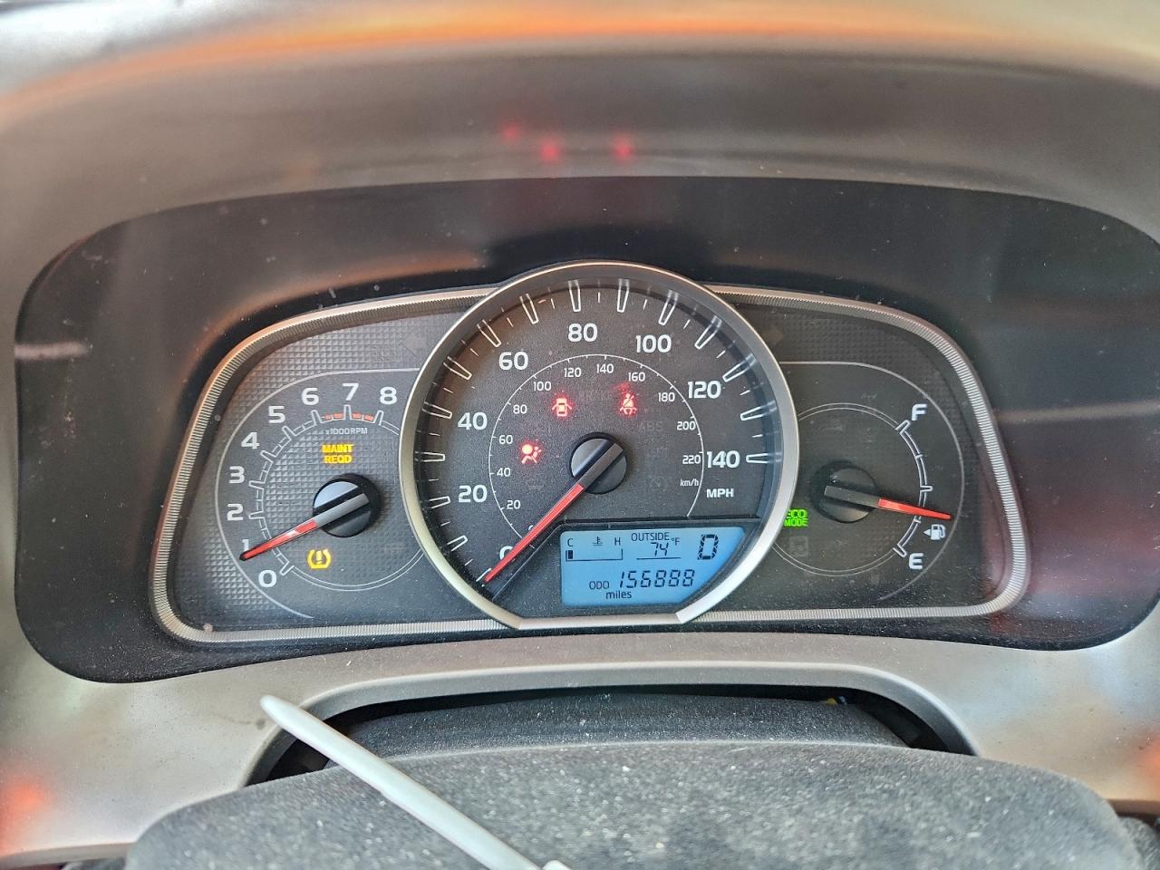 2015 TOYOTA RAV4 XLE photo 9
