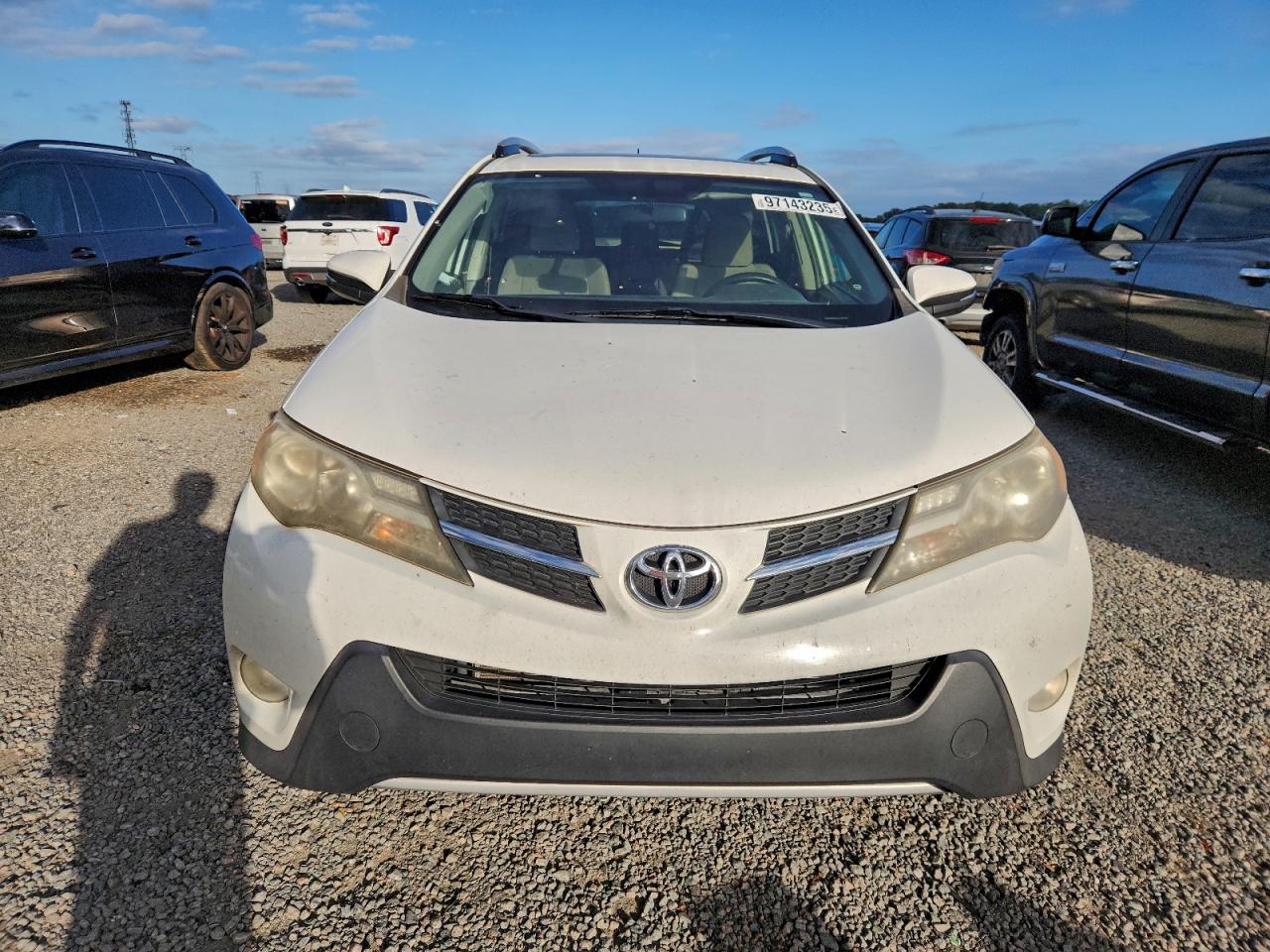 2015 TOYOTA RAV4 XLE photo 5