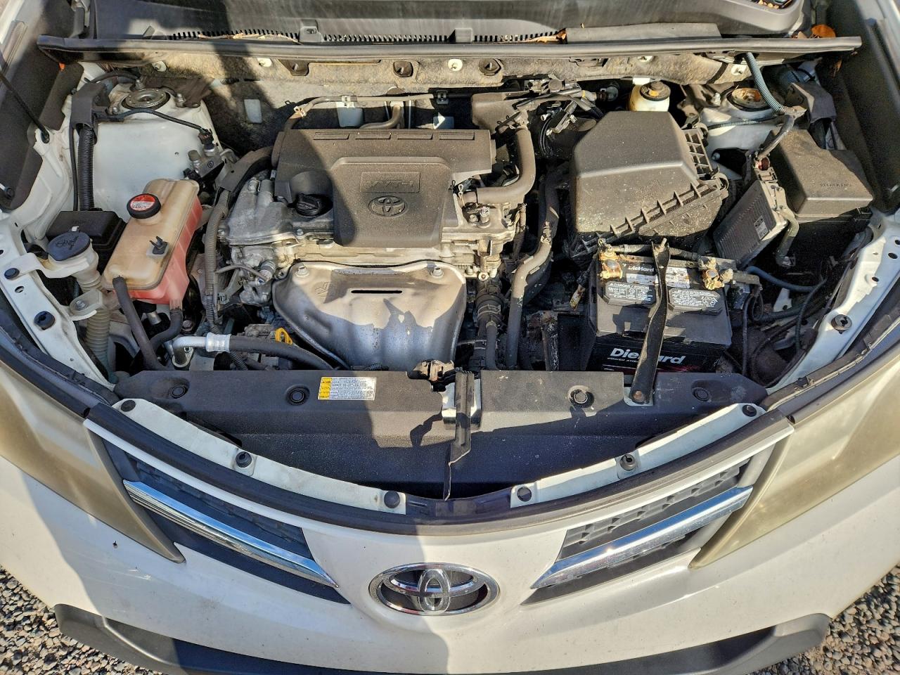 2015 TOYOTA RAV4 XLE photo 11