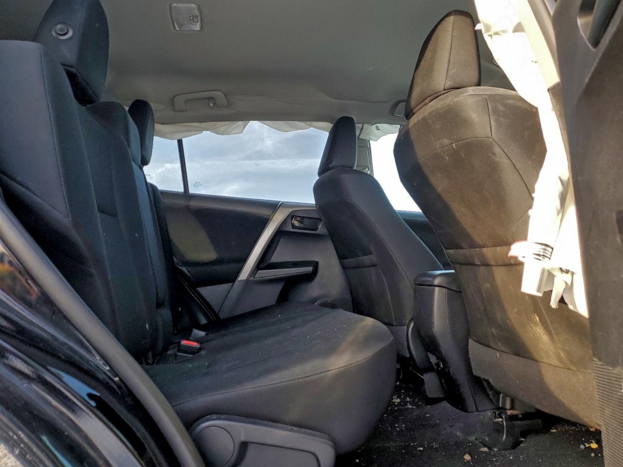 2017 TOYOTA RAV4 LE photo 11