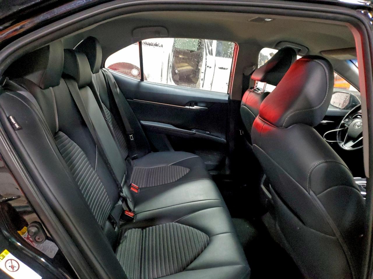 2019 TOYOTA CAMRY L photo 10