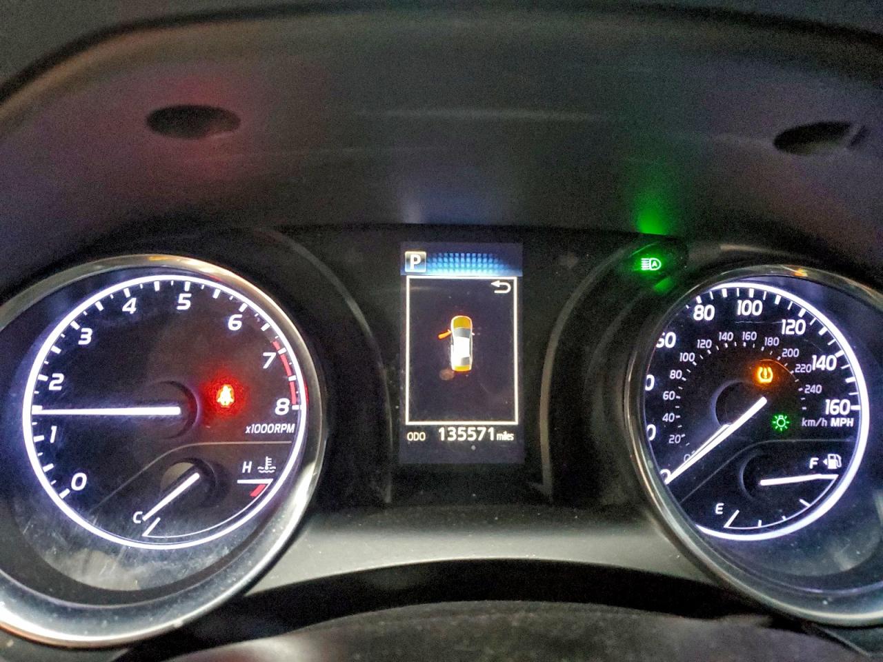 2019 TOYOTA CAMRY L photo 9