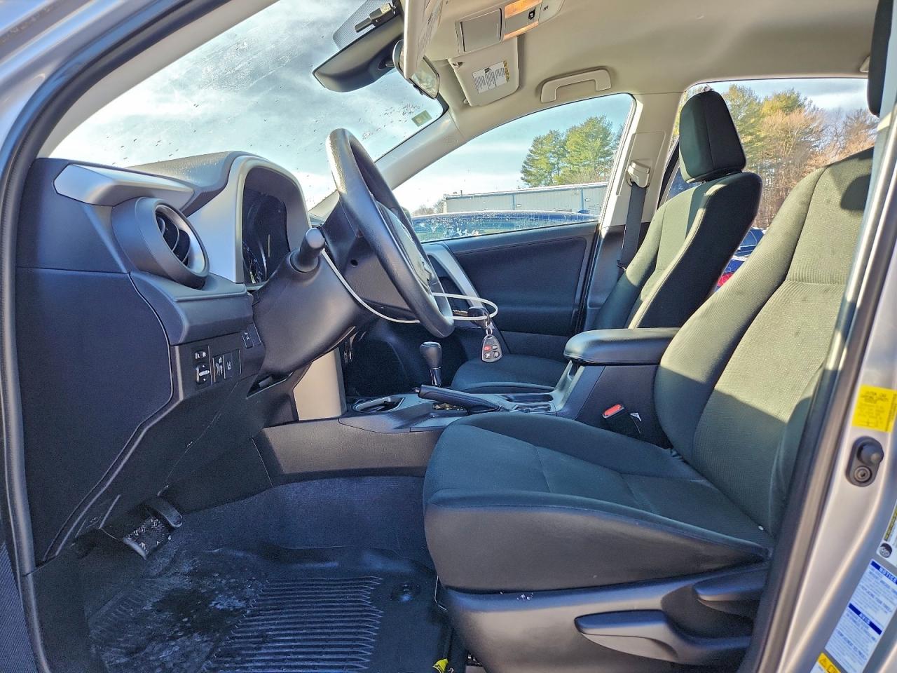 2017 TOYOTA RAV4 LE photo 19