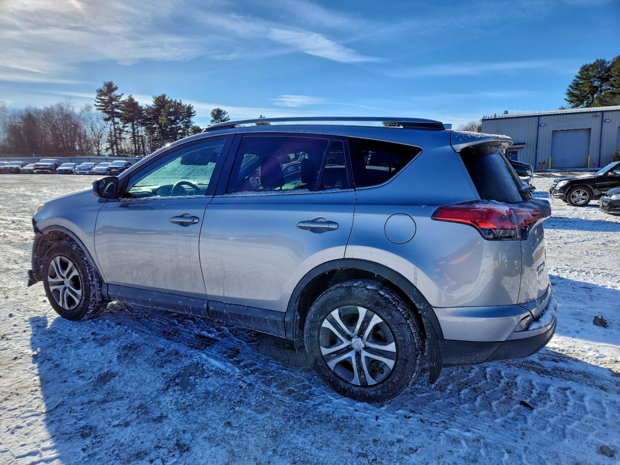 2017 TOYOTA RAV4 LE photo 4