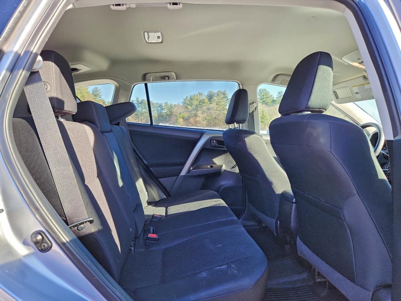 2017 TOYOTA RAV4 LE photo 31