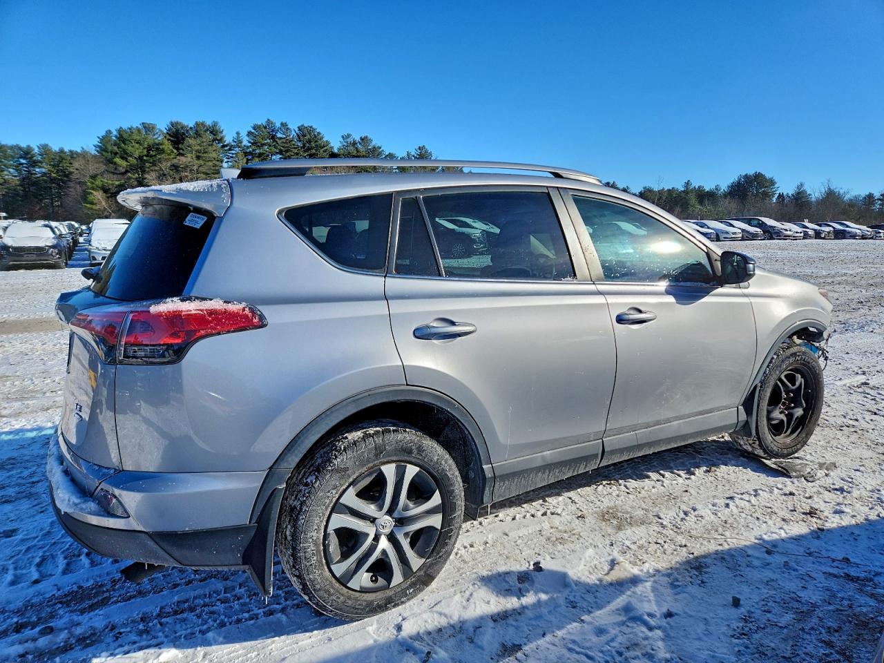 2017 TOYOTA RAV4 LE photo 7