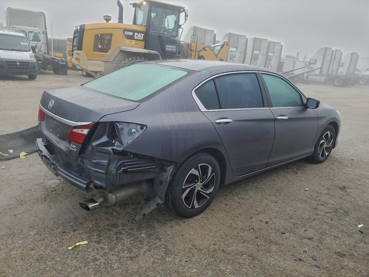 2017 HONDA ACCORD LX photo 5