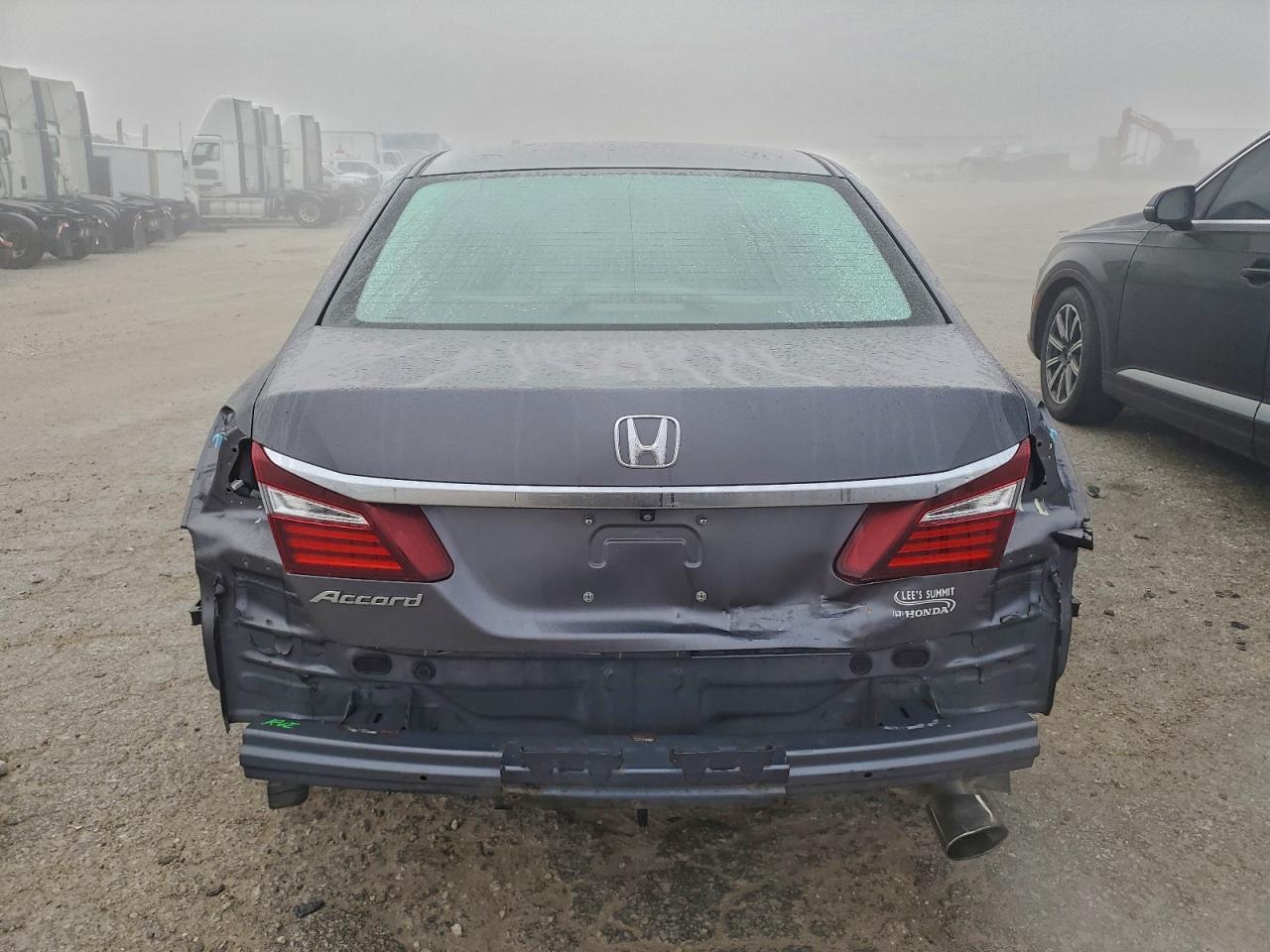 2017 HONDA ACCORD LX photo 11