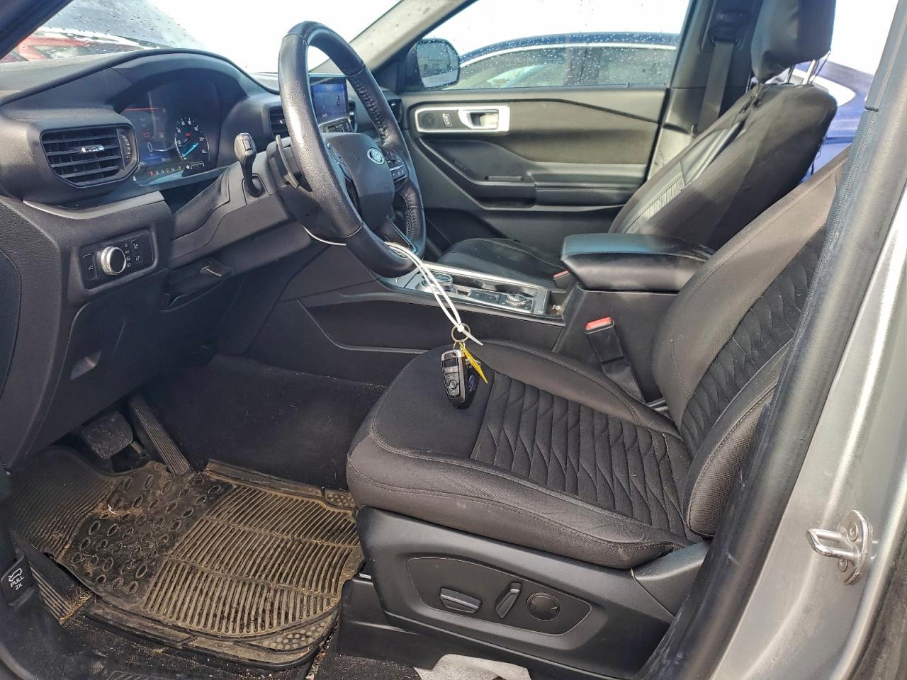 2020 FORD EXPLORER XLT photo 13
