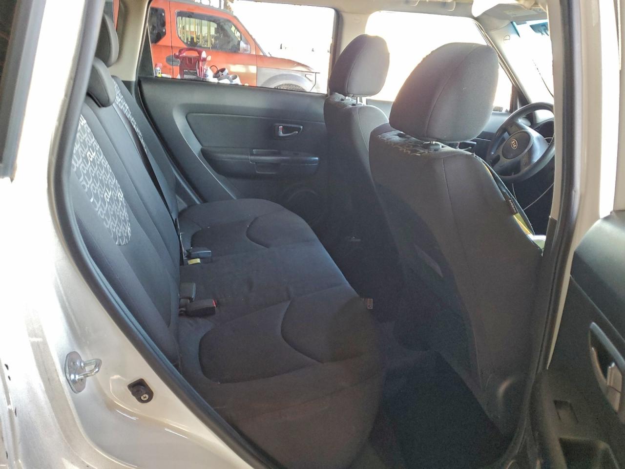 2011 KIA SOUL + photo 28