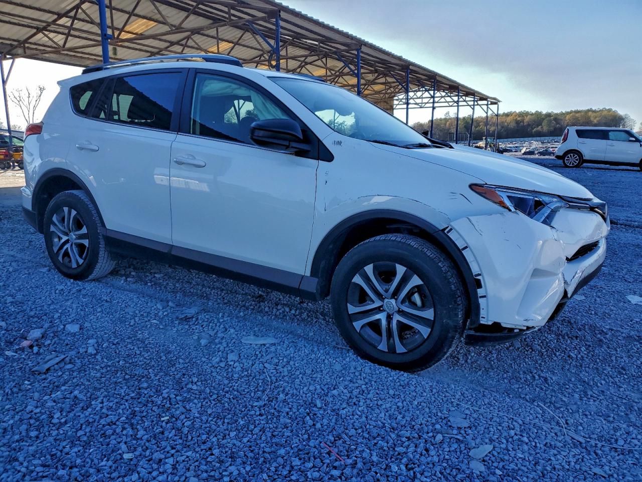 2017 TOYOTA RAV4 LE photo 7