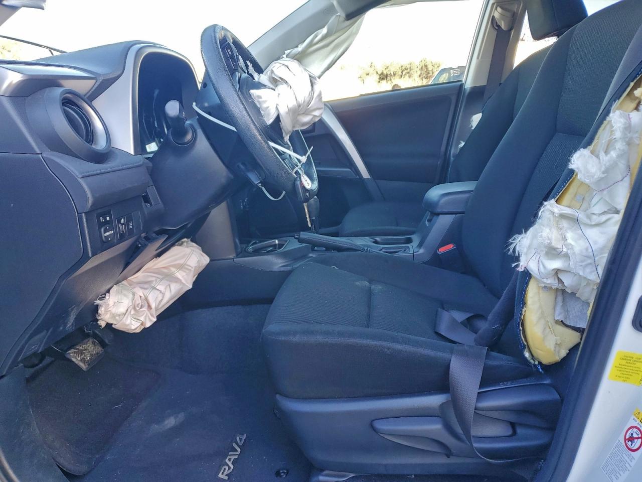 2017 TOYOTA RAV4 LE photo 13