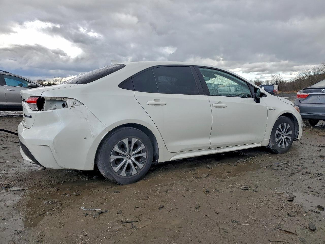 2020 TOYOTA COROLLA LE photo 3