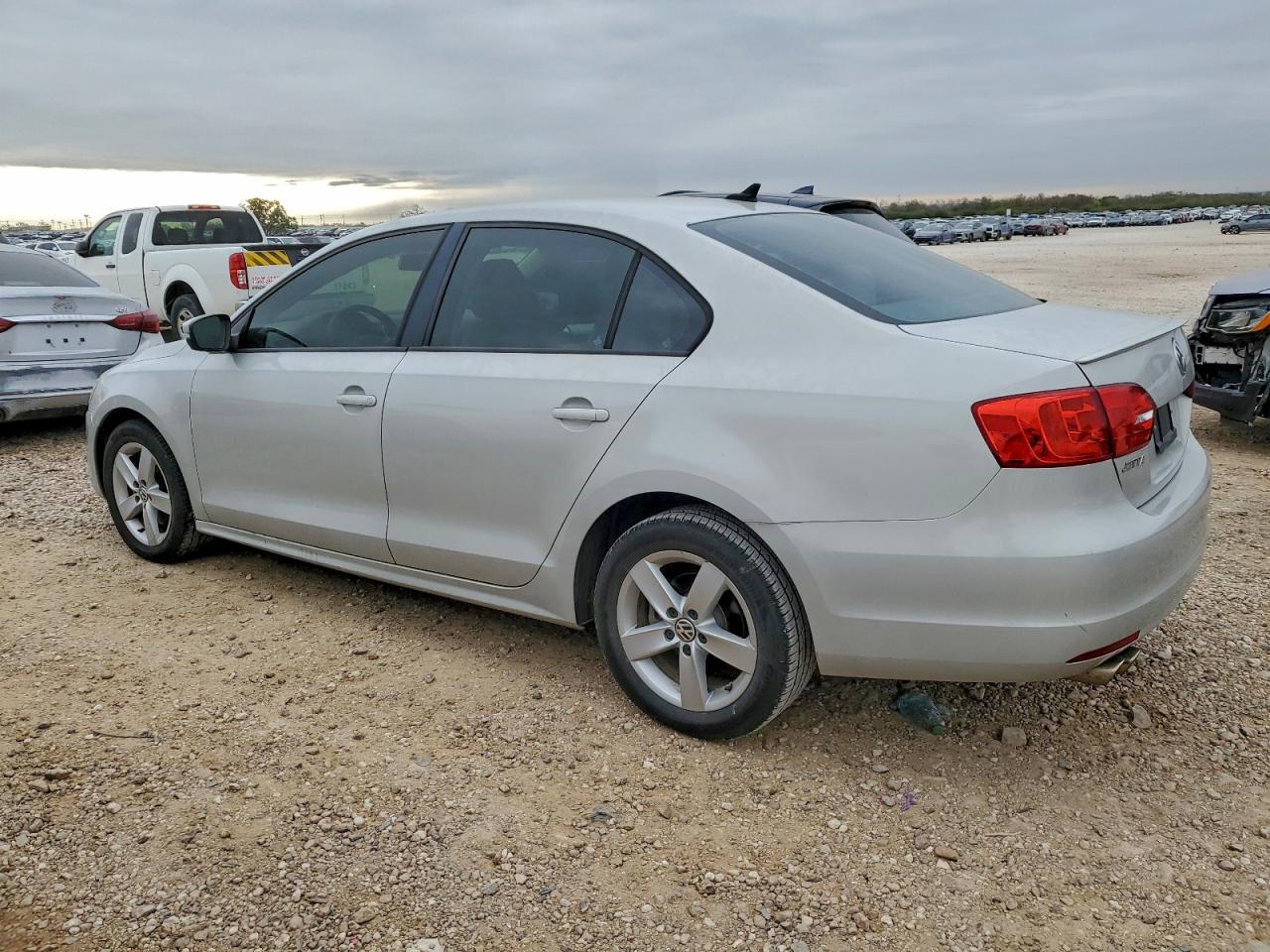 2012 VOLKSWAGEN JETTA TDI photo 2