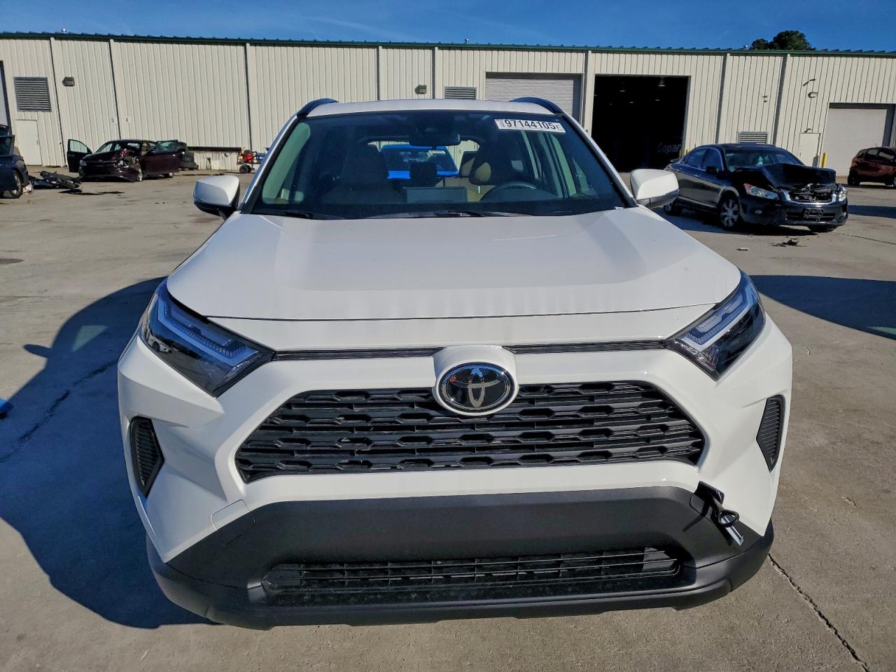 2025 TOYOTA RAV4 XLE photo 5