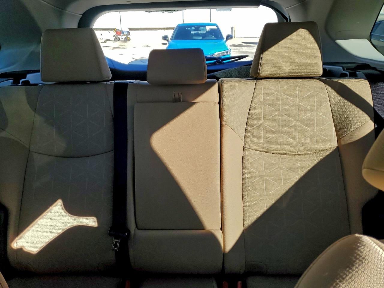 2025 TOYOTA RAV4 XLE photo 10
