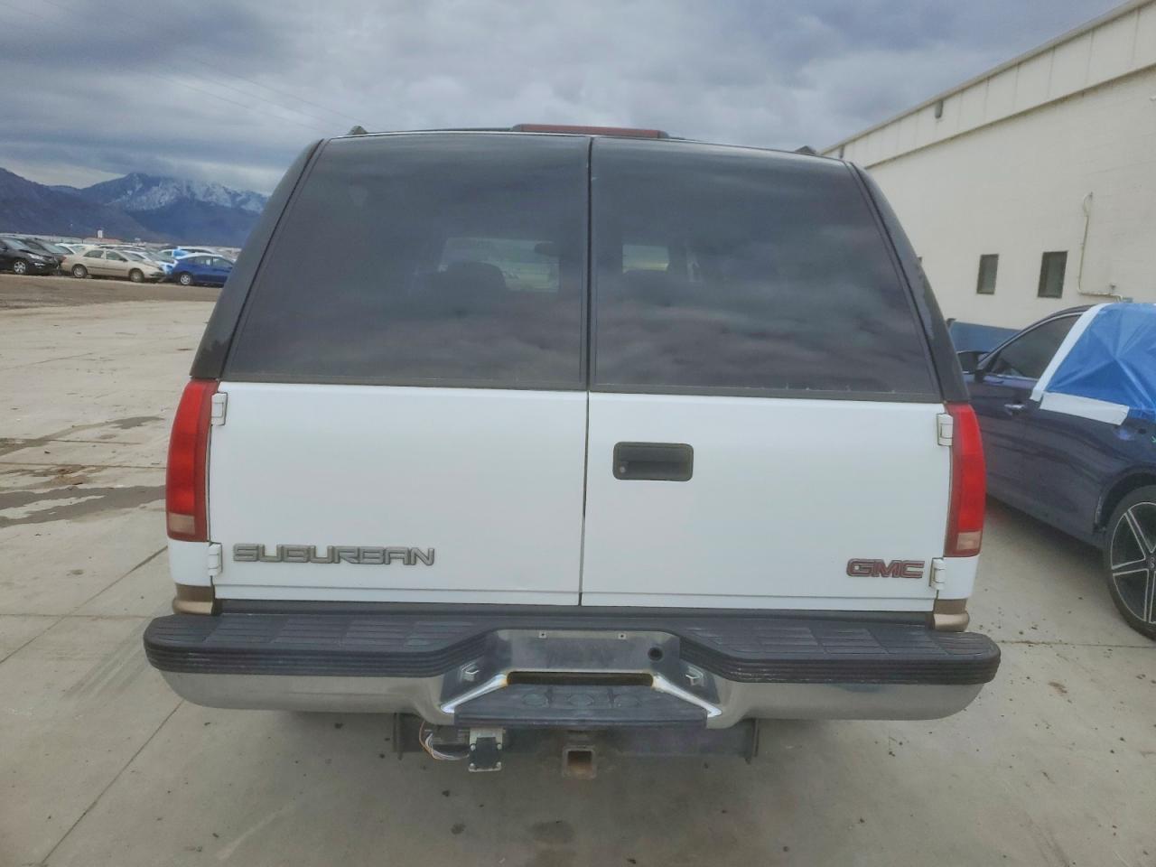 1998 GMC SUBURBAN K1500 photo 6