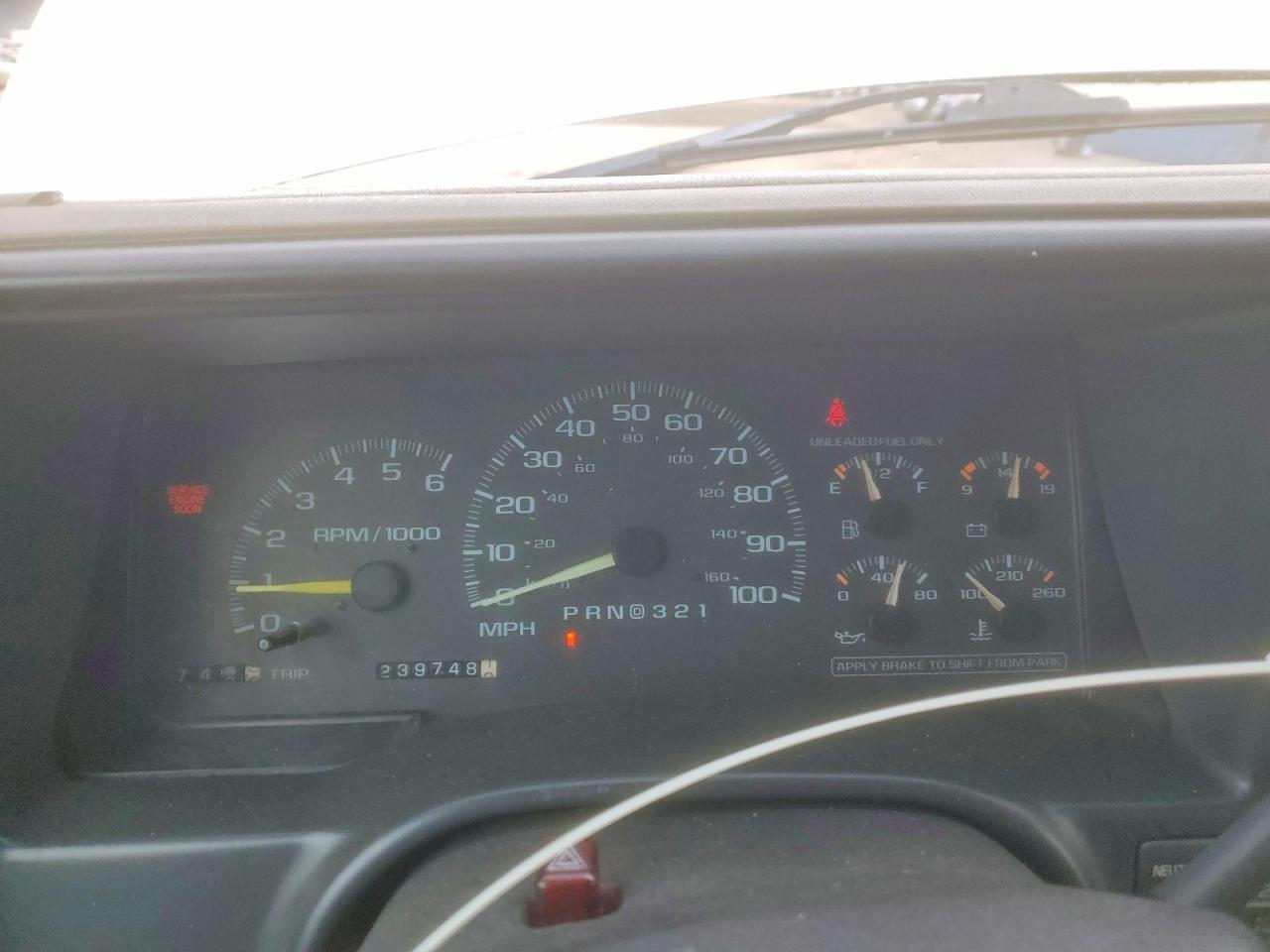 1998 GMC SUBURBAN K1500 photo 9