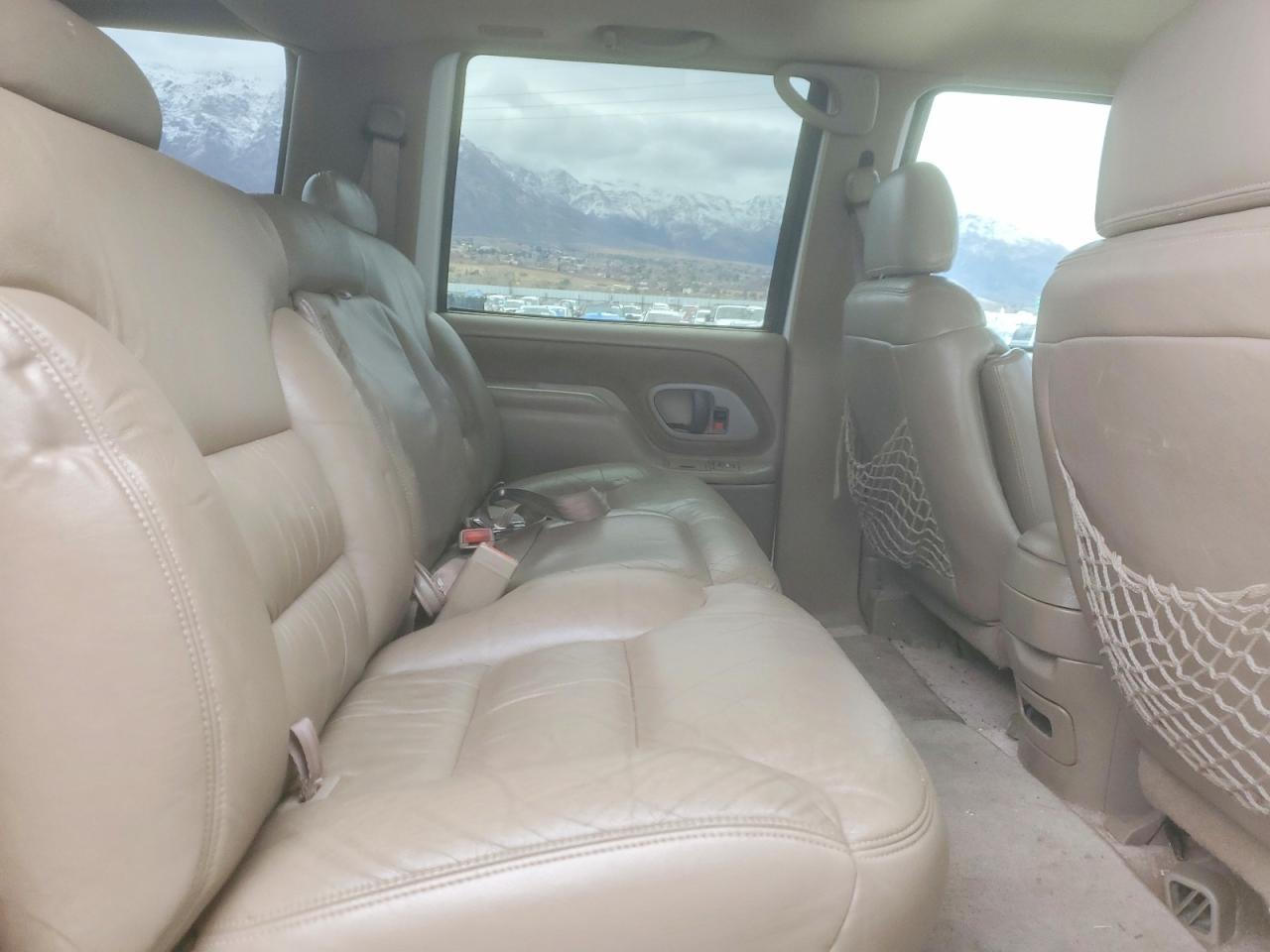 1998 GMC SUBURBAN K1500 photo 10