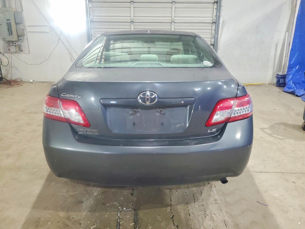 2010 TOYOTA CAMRY LE photo 6