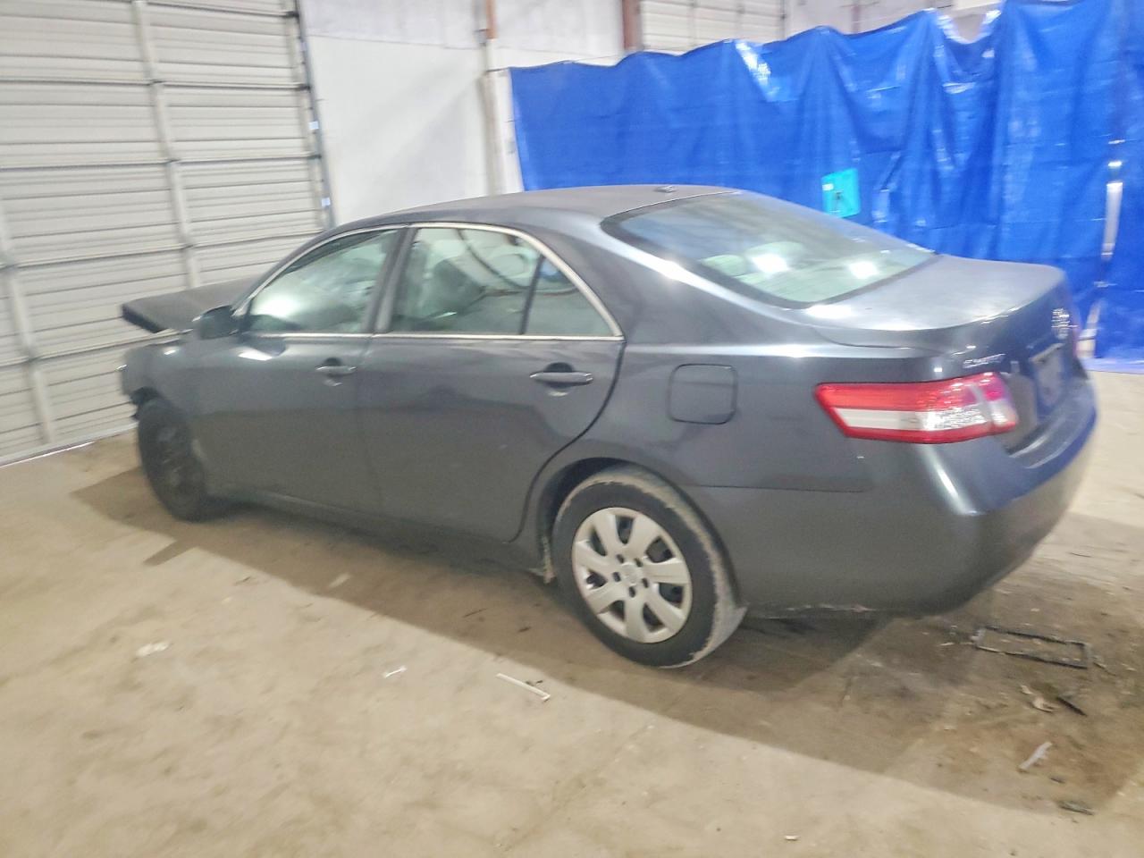 2010 TOYOTA CAMRY LE photo 2