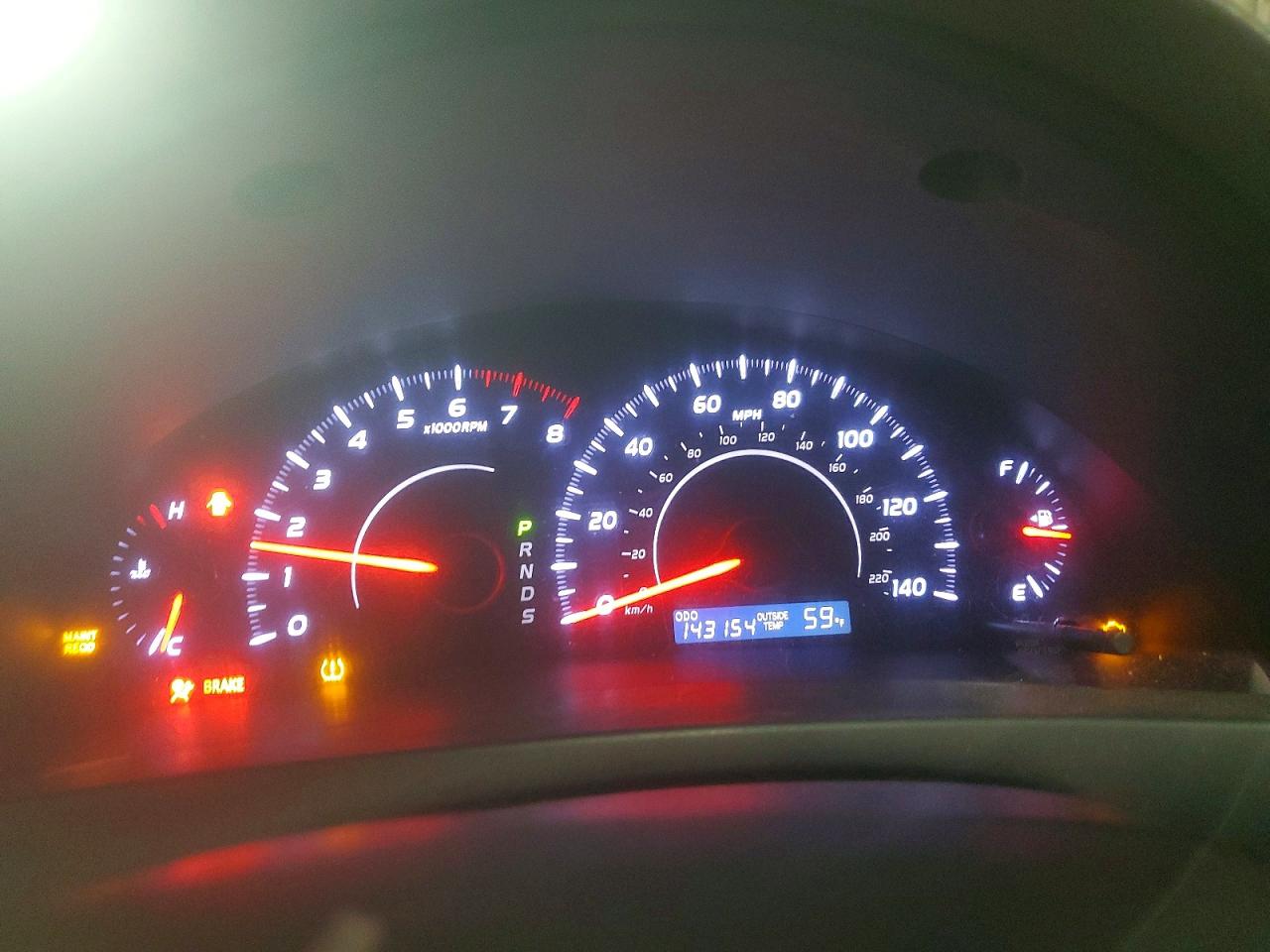 2010 TOYOTA CAMRY LE photo 9