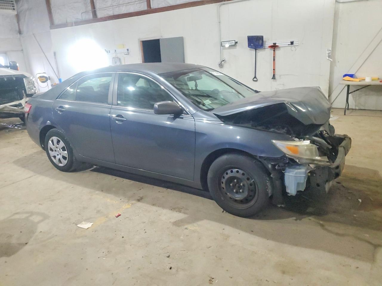 2010 TOYOTA CAMRY LE photo 4