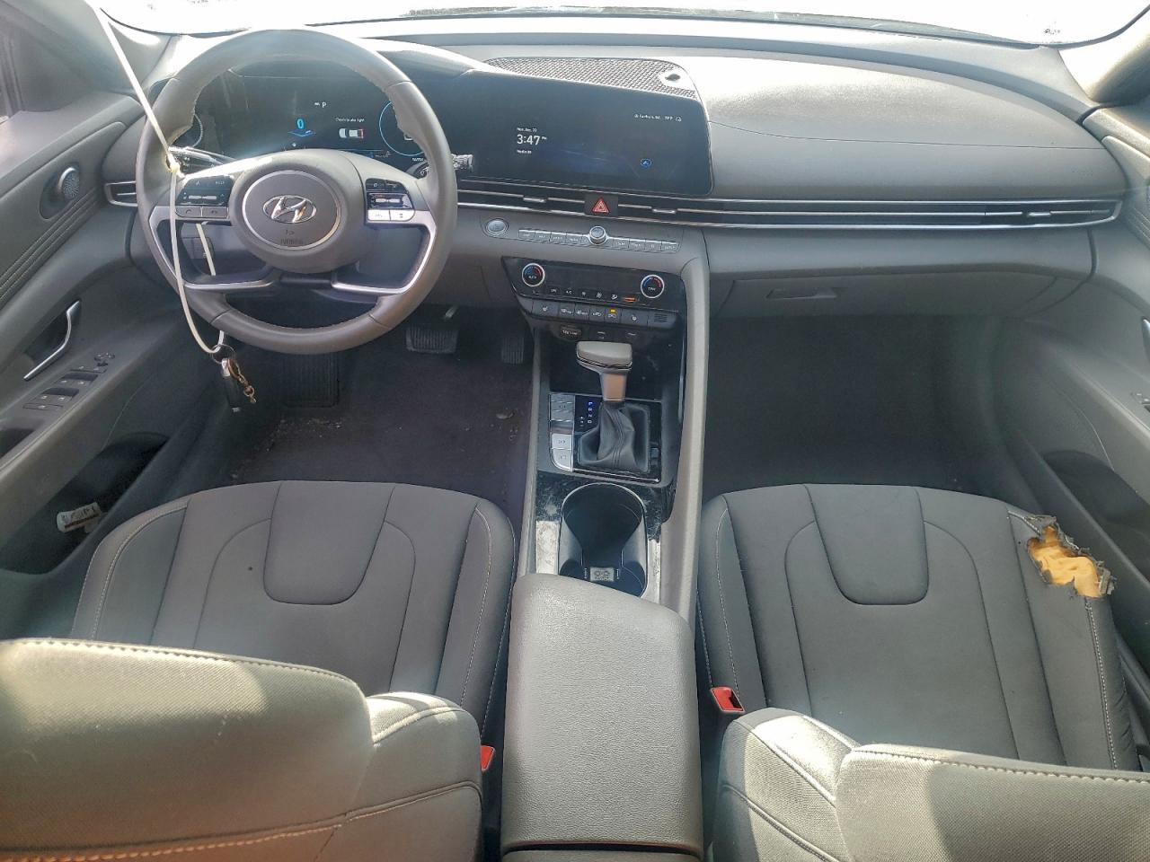 2023 HYUNDAI ELANTRA SEL photo 8