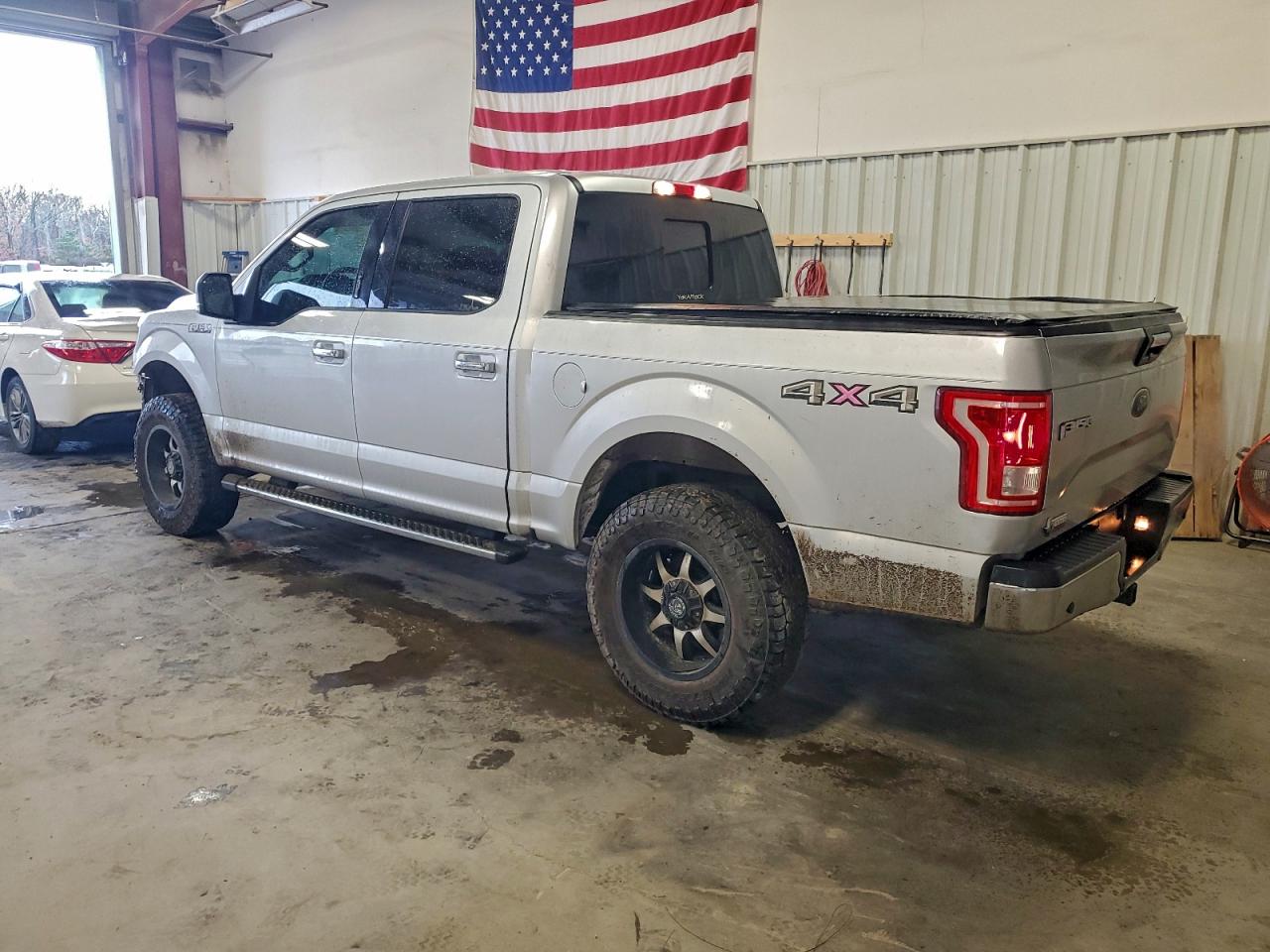 2017 FORD F150 SUPERCREW photo 2