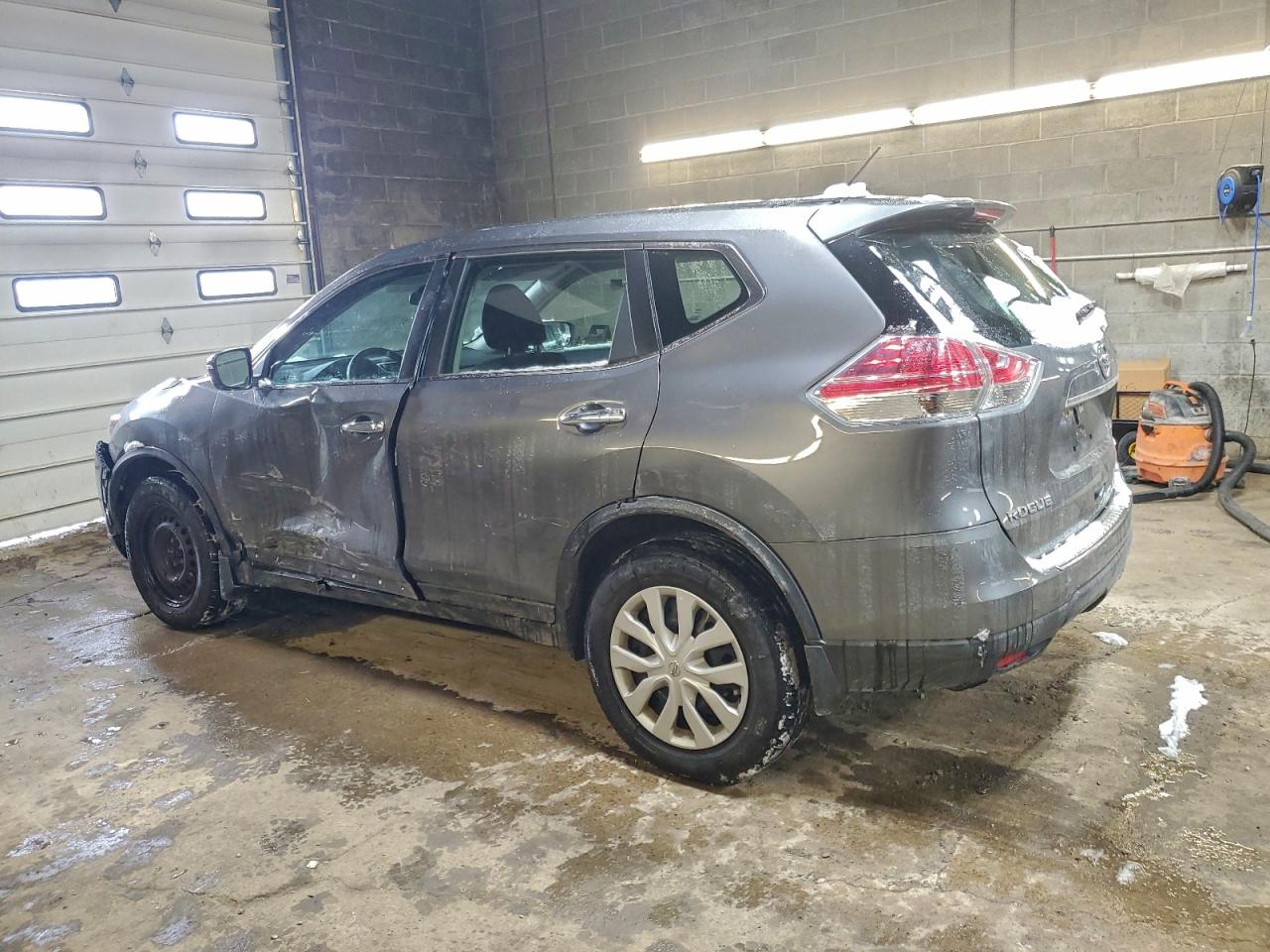 2014 NISSAN ROGUE S photo 2