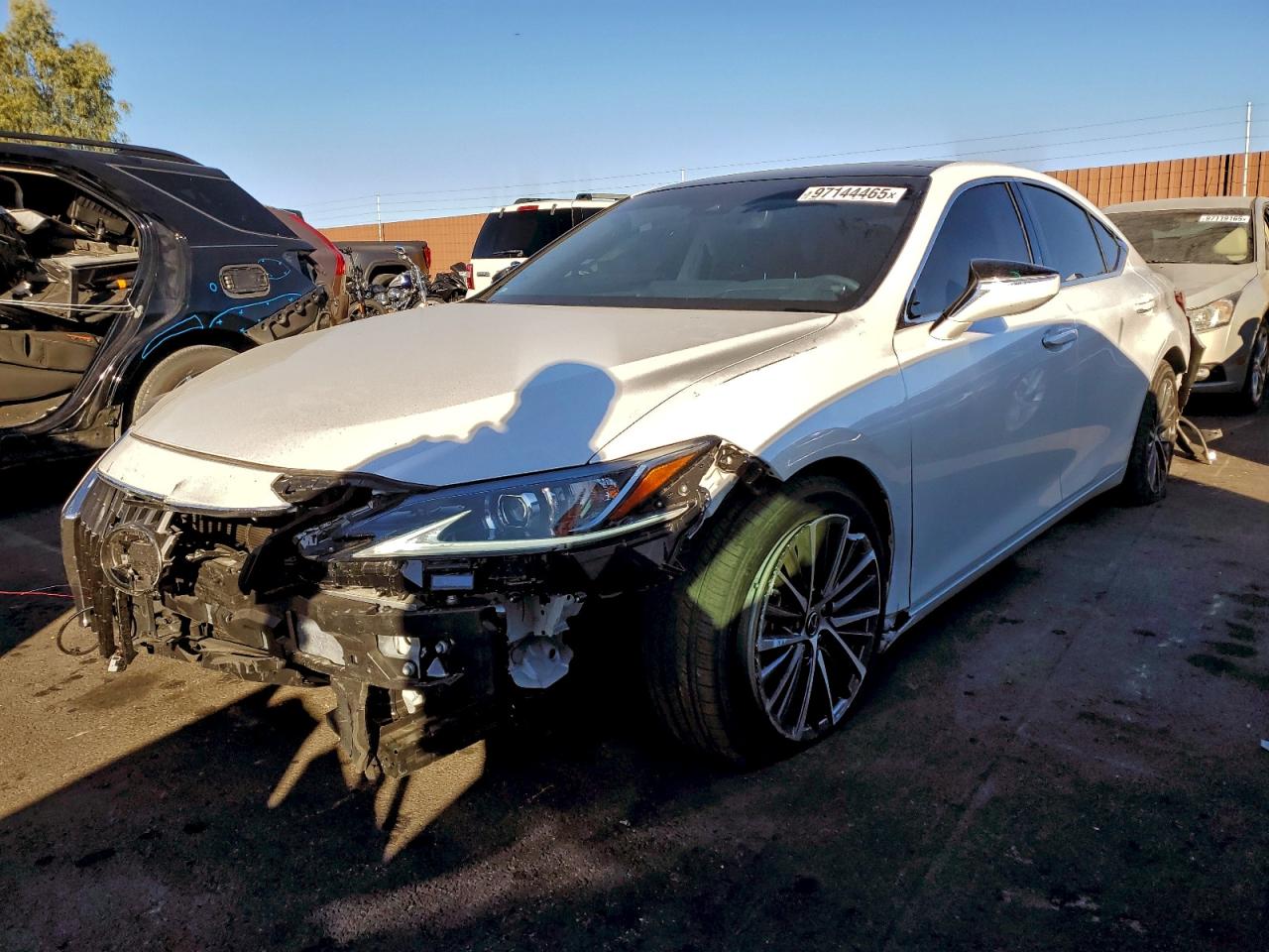 2025 LEXUS ES